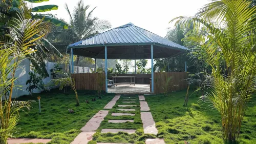 Spacious 6-bedroom farmhouse with Camping site Near Bengaluru Hotels in Kolar