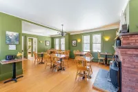 Dominion Hill Country Inn - Inns