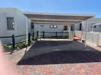 Delightful two-bedroom apartment with a pool in the heart of Plettenberg Bay