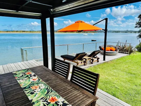 Absolute Waterfront in Ngunguru
