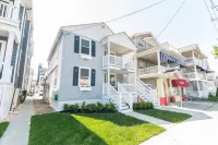 Coastal Centrally Located - 2 bd /1 bath 2nd Floor Unit