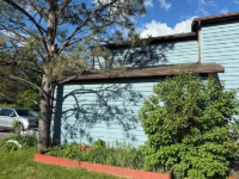 Relax in Style, Peaceful Patio, King Bed, Close to Everything