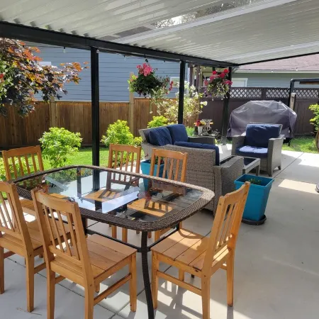 Homey Place in Sechelt , close to town and beaches