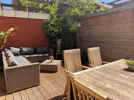 Historic Gateway'vacation'House, for romance in heart of downtown with courtyard garden