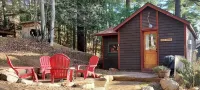 Authentic ADK cabin minutes to Rail Trail, mountains, Lake Placid! Hotels in Saranac Lake