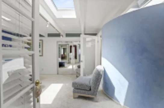 Panoramic Oceanfront Malibu Getaway