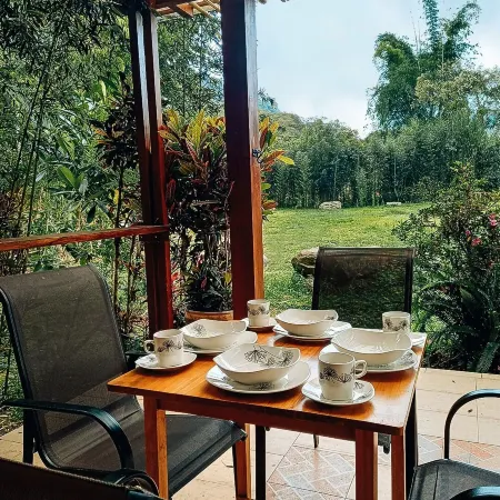 Cabaña rodeada de ríos y arboles. Somos el complemento de tu descanso