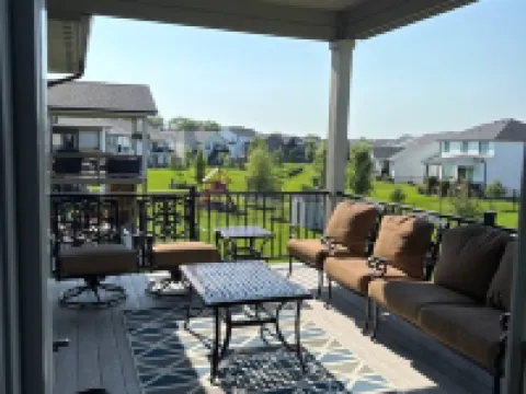 Convenient functional quiet 5 bedroom 3 bath home in Clive. Hotels in Clive