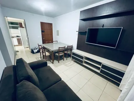 Great 2 Bedroom Apartment - Excellent Location