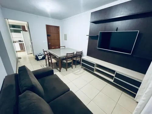 Great 2 Bedroom Apartment - Excellent Location