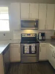 Luxury condo 2bedroom/2full baths . 15 minutes from Atlanta airport. Fast food