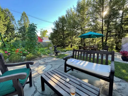 In Town Delight! Отели рядом с достопримечательностью «Даттон Фарм Станд»