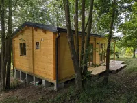 The Chalet Du Bois: Cozy comfort for 2 between garden and woodland 게흐빌르 호텔