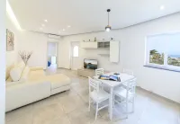 Apartment 8 minutes from downtown!