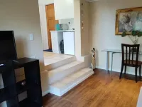 Comfortable 1 bed apartment close to the beach.