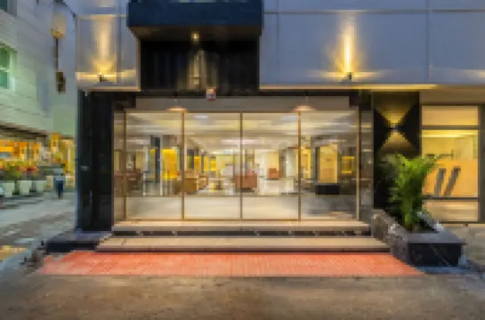 เดอะ เบลลา เอ็กซ์เพรส โรงแรมใน