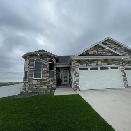 Charming 3-Bedroom House in Cheyenne with WiFi, AC.  Amazing Views! Sleeps 8