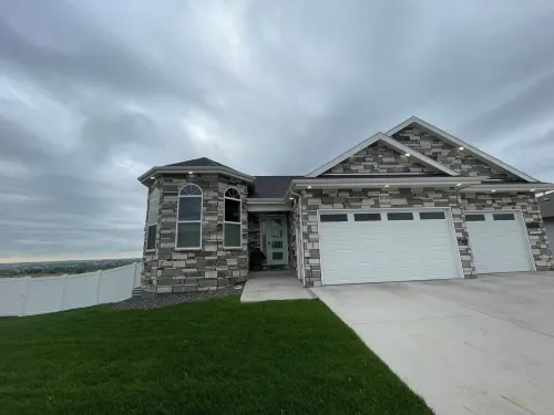 Charming 3-Bedroom House in Cheyenne with WiFi, AC.  Amazing Views! Sleeps 8