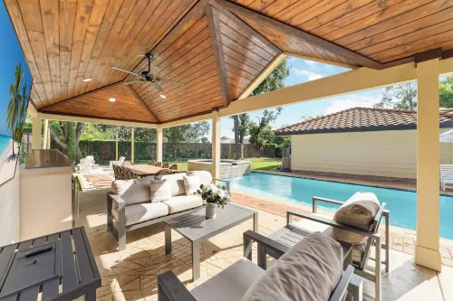 Katy Oasis with Huge Patio, Pool & Game Room