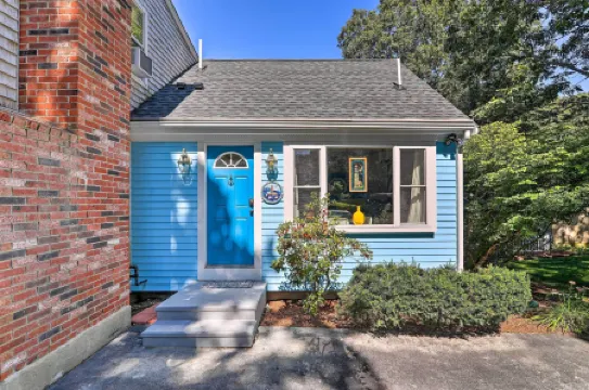 3 Mi to Beach Couples Escape in Marston Mills