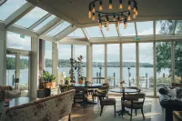 Hällsnäs Hotell & Restaurang فنادق في Molnlycke