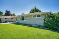 Large Backyard, Walk to Hospital: Sheboygan Abode! Hotels in Sheboygan