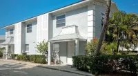 Charming Siesta Key Village Vacation Condo - Unbeatable Location, Free WiFi Hotels near Siesta Beach