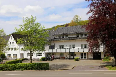 Haus Dumicketal Hotels near Personenschifffahrt Biggesee