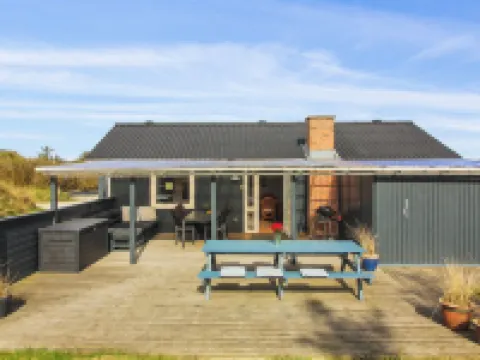 "Madsen" - 500m from the Sea