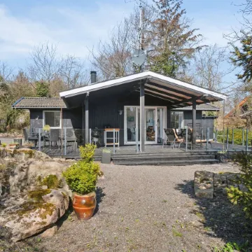 "Caren" - 75m from the sea