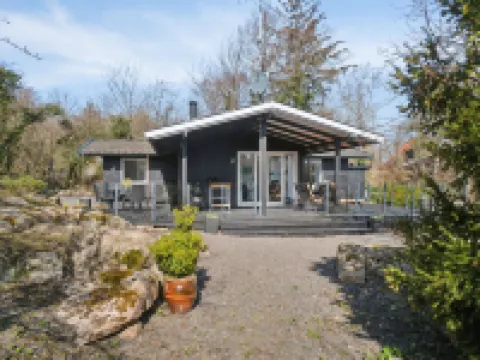 "Caren" - 75m from the sea