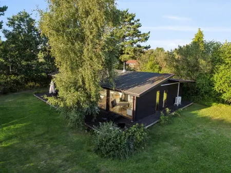 "Erikka" - 300m to the Fjord Отели в г. Holbaek