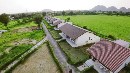 Nature Jawai Retreat Отели рядом с достопримечательностью «Riva Stays & Trails»