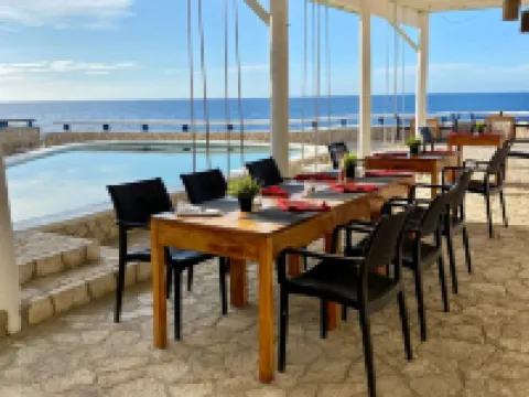 Begona Cliff Hotel โรงแรมในเนกริล