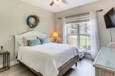 Custom Coastal Getaway in the Heart of Long Beach, stroll to beach and dining Hotels near W J Quarles Elementary School