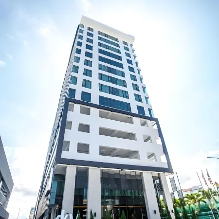 Marina Travellers Suite Sky Karamunsing