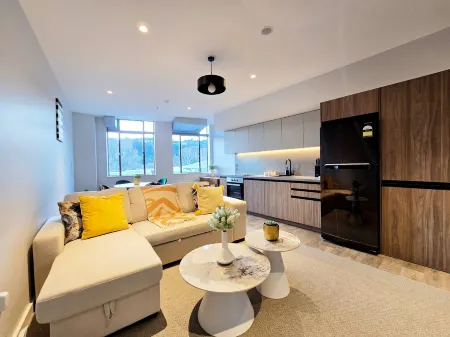 Modern 2BR Apartment in Lower Hutt's Heart Отели в г. Ловер Хатт