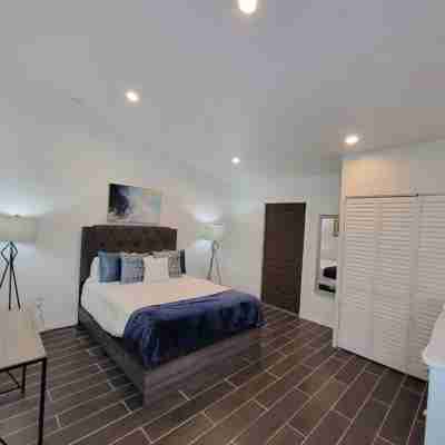 Montoya 1 BDR Luxury Condo Rooms