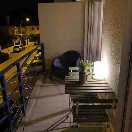 Bright Flat by Carcavelos Beach With Fast Wi-fi
