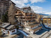 Apartment in central location with views - Hot Tub