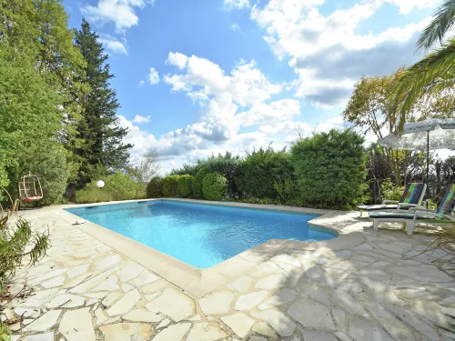Villa in Fayence with Provençal Charm
