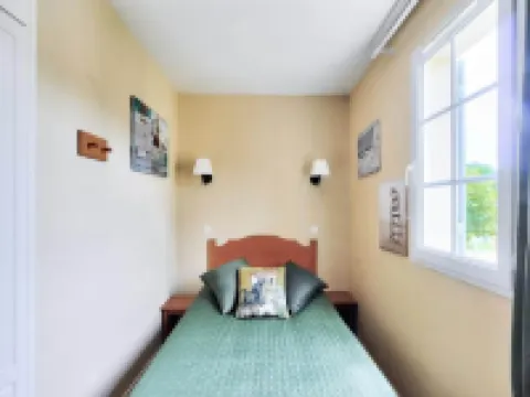 3 room house for 6 people Prestige