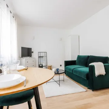 Comfortable Studio for 2 people - Puteaux Отели рядом со станцией La Defense Station