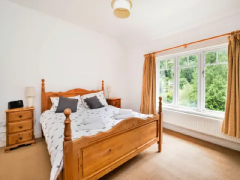 Lodge by River Wye with Private River Access Отели в г. 