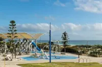 Scarborough & Absolutely Beachfront Hotels in Scarborough