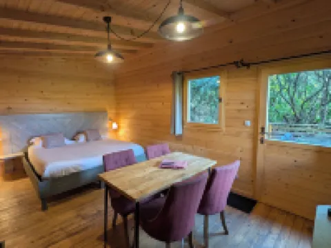 Les Cabanes Dans les Bois Logis Hôtel