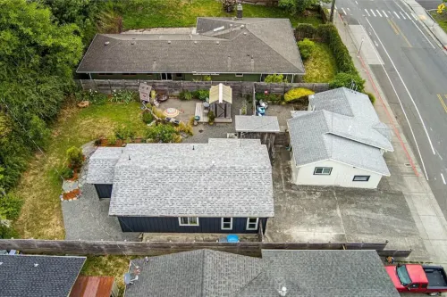 Limoncello House Arcata-Stylish and Central