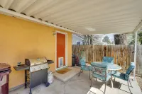 Pueblo House by Riverwalk, 2 Miles to Fairgrounds! - 3-نجوم