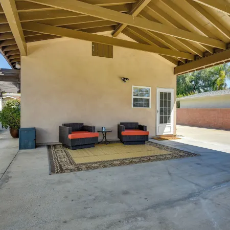 Luxe Pasadena Casita w/ Fireplace & Grill