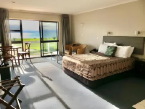 Harbour View Motel on Ahuriri Beach in Napier NZ with Sea View Suites Hotels in Napier